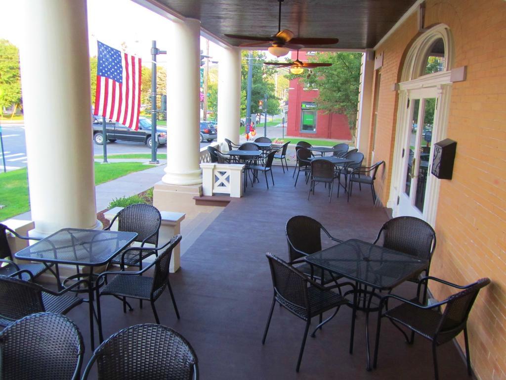 The Sherwood Hotel Greene Exterior photo