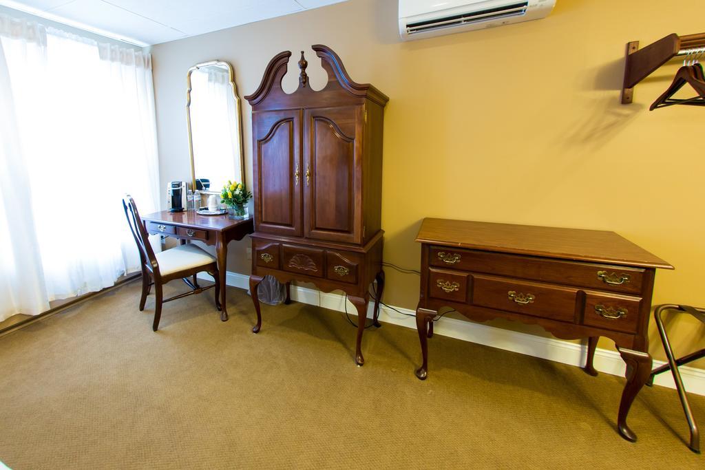 The Sherwood Hotel Greene Room photo
