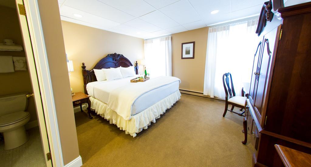 The Sherwood Hotel Greene Room photo